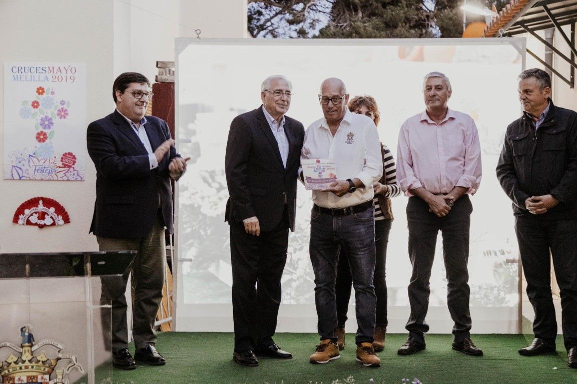 La Casa de Ceuta en Melilla gana el primer premio del concurso oficial de Cruces de Mayo