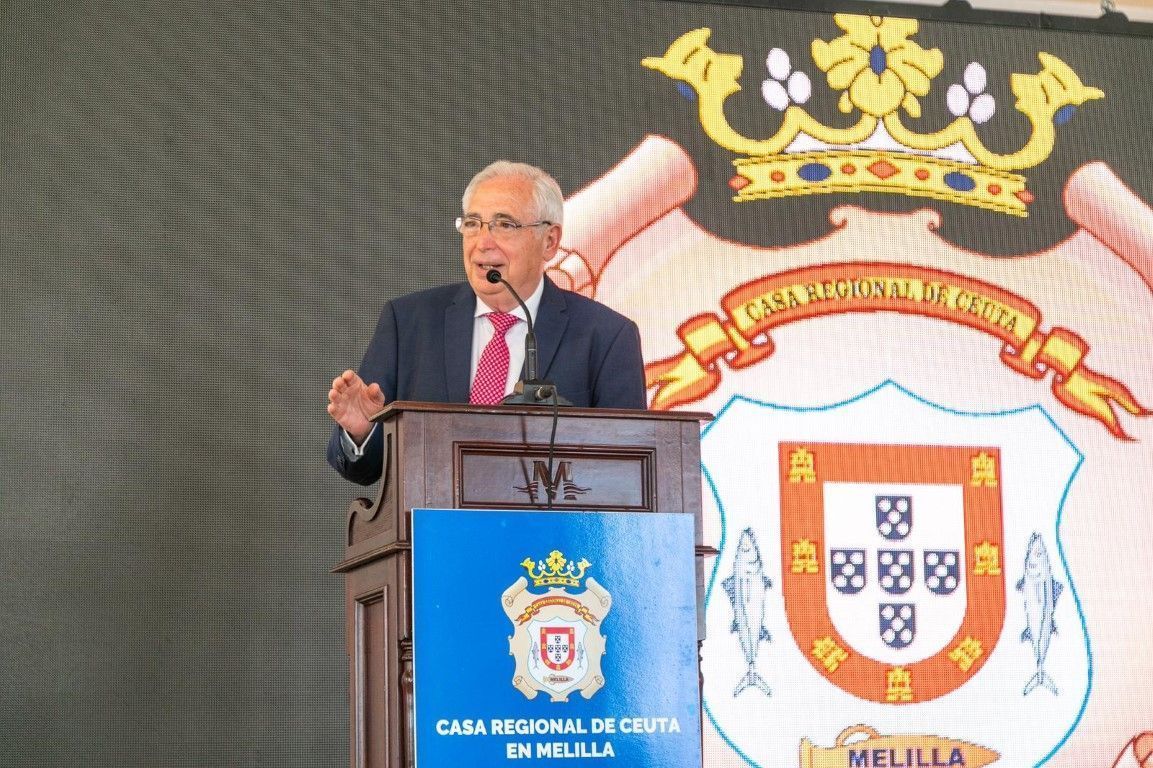 Imbroda considera un veto innecesario que los militares no puedan acceder a la política