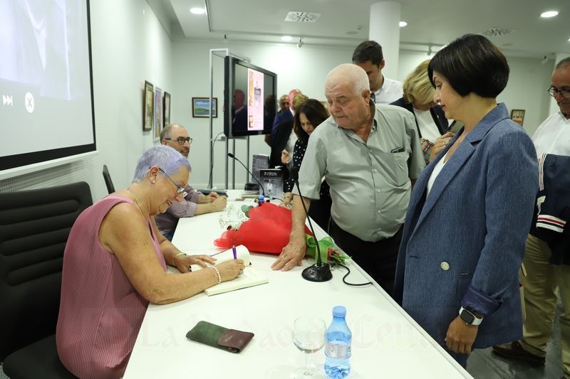 María Sánchez Miaja desnuda su alma y muestra sus sentimientos a través de ‘Mi infancia en la posguerra’.