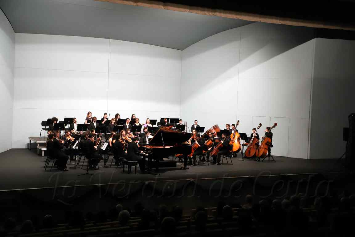 La Joven Orquesta Mediterránea vuelve a deleitar en el Revellín