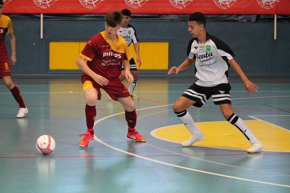 Las selecciones Sub-16 y Sub-19 caen dando la cara ante Murcia .