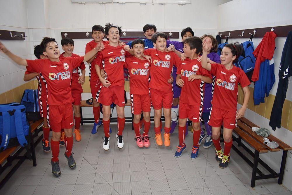 La Liga Alevín de Fútbol Sala se decanta a favor del CD Puerto en la última jornada.