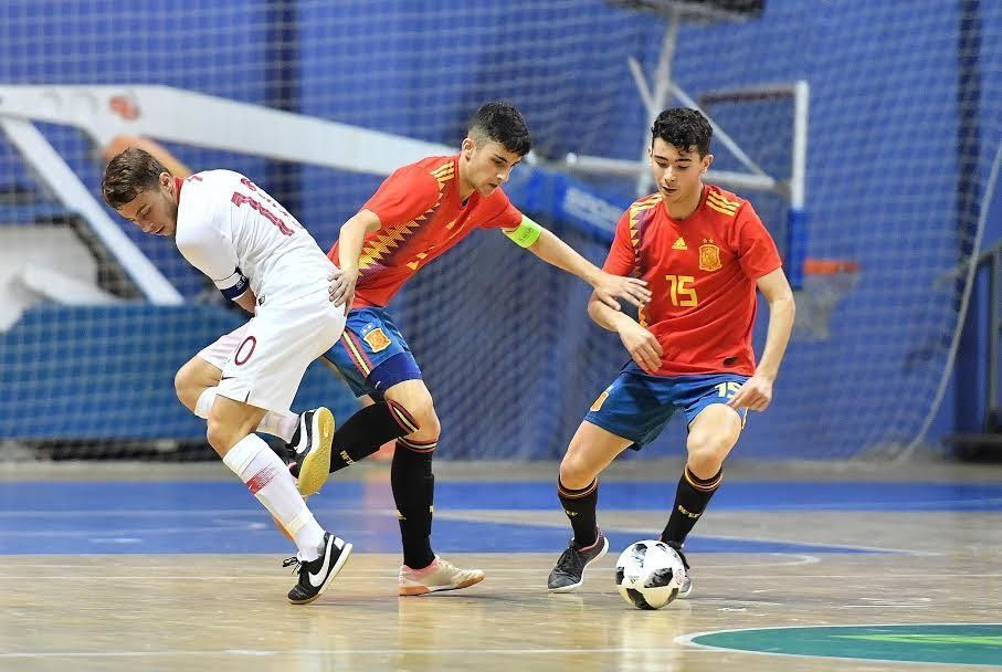 España Sub-19, con Nacho Torres, empieza el preeuropeo con un triunfo.