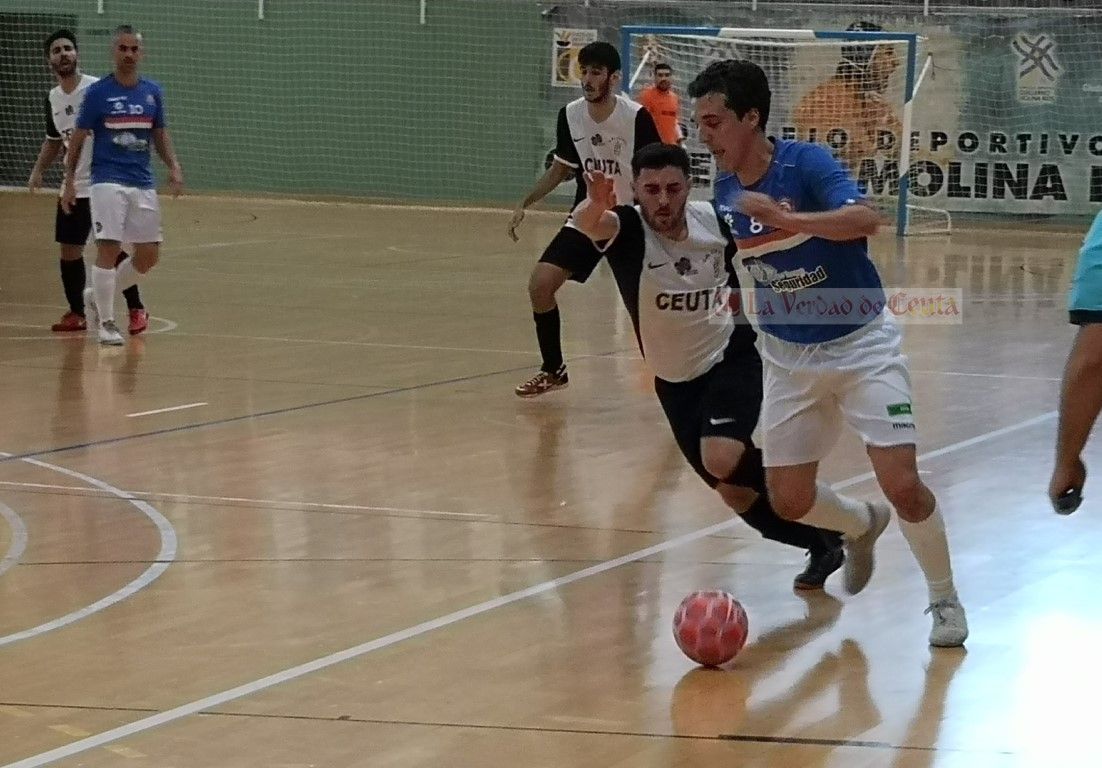 El Deportivo derrota al Nazareno (2-1) y mañana visita al Puntos Suspensivos