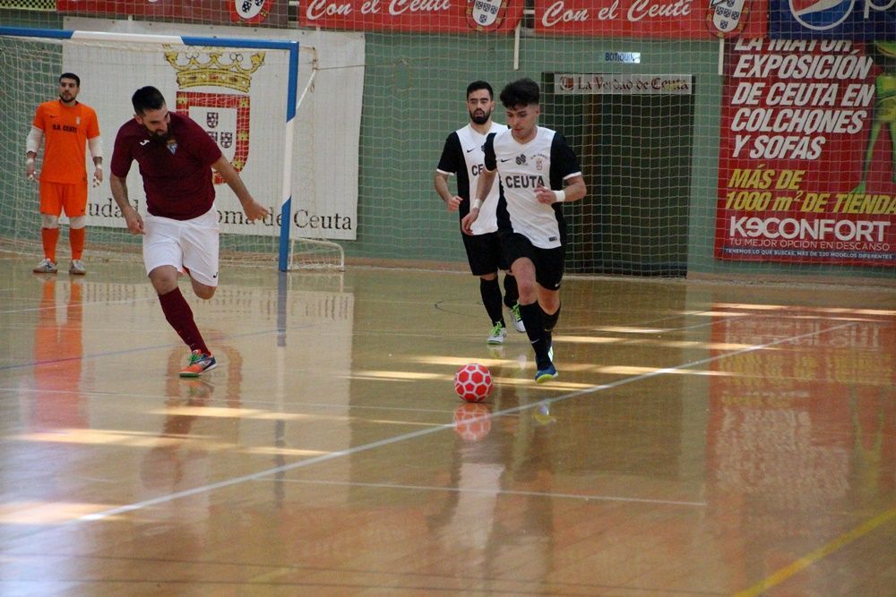 El Tres Calles corta la racha del Deportivo Ceutí.