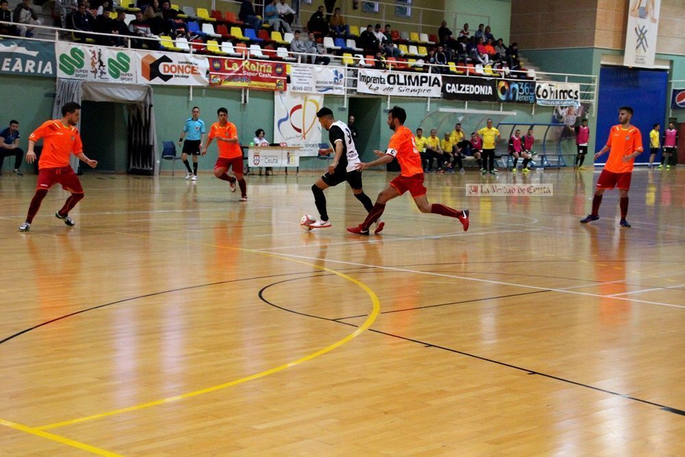 La UA Ceutí se pega un festín ante el Alcalá FS (10-3).