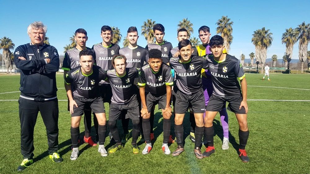  El Sporting cae ante el Córdoba B con polémica arbitral.
