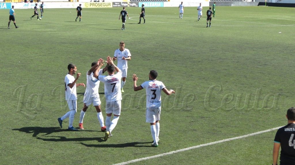 La AD Ceuta sigue en alza y derrota al Córdoba B