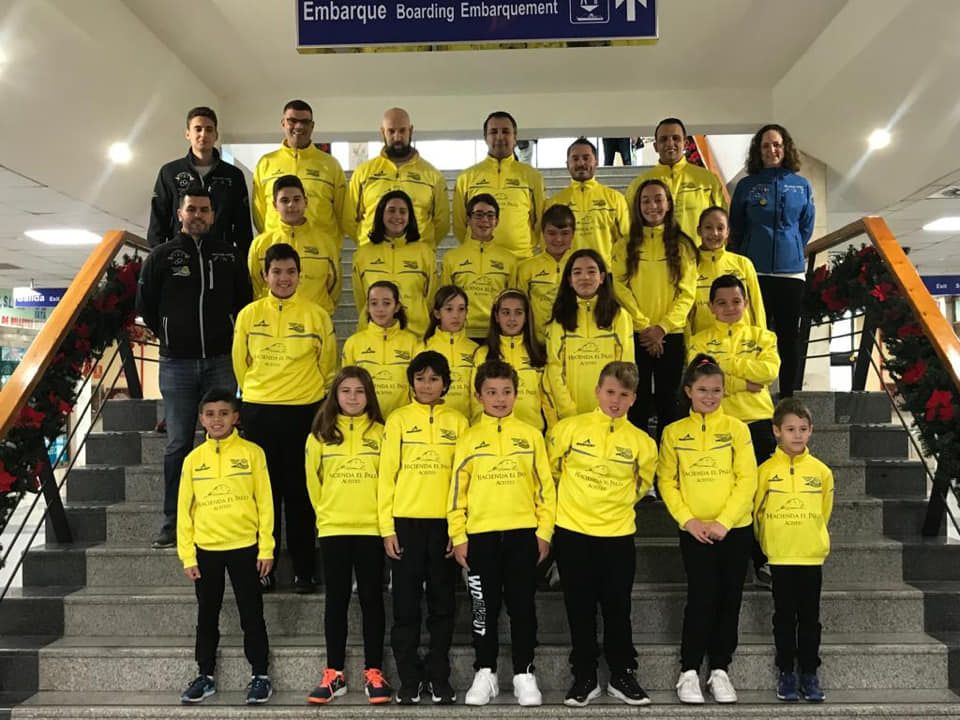 La Federación de Tenis participa en un torneo en La Línea