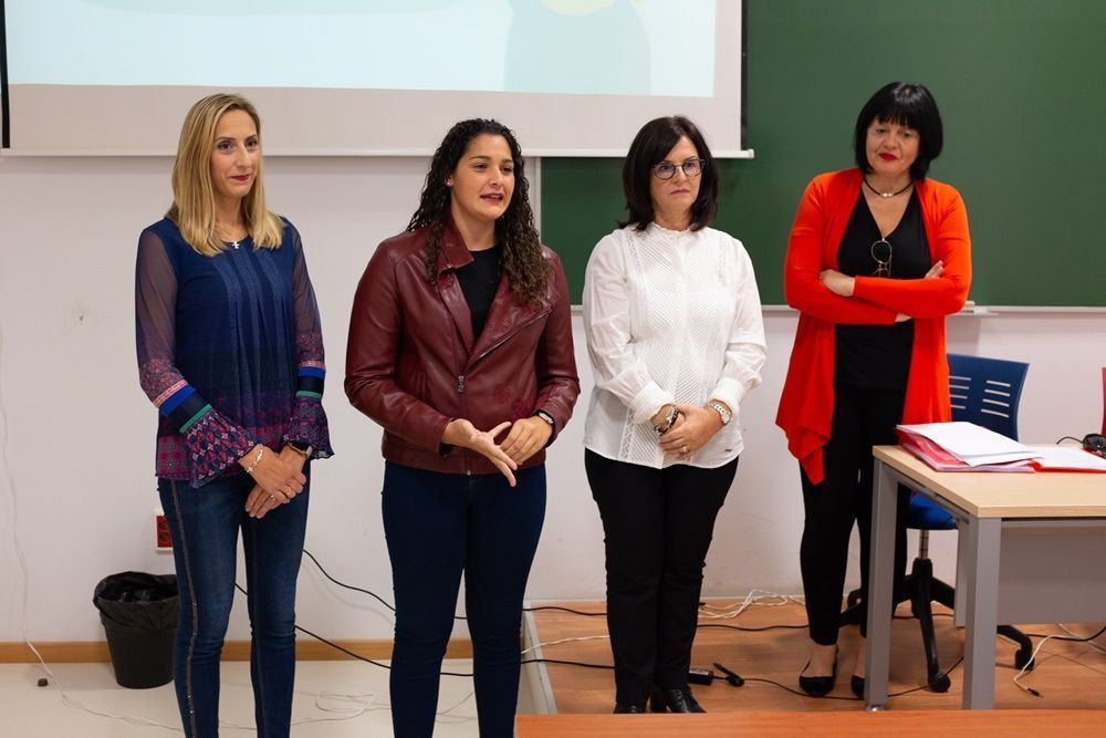 Marina López pronuncia una charla sobre la integración de personas con discapacidad en el deporte