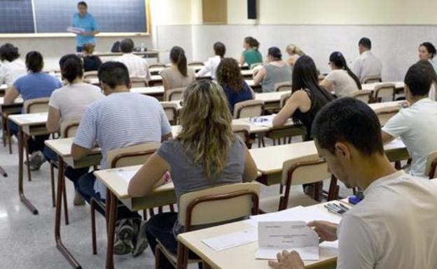 Vox alerta de que no se despedirá a los docentes interinos de la Embajada de España en Marruecos