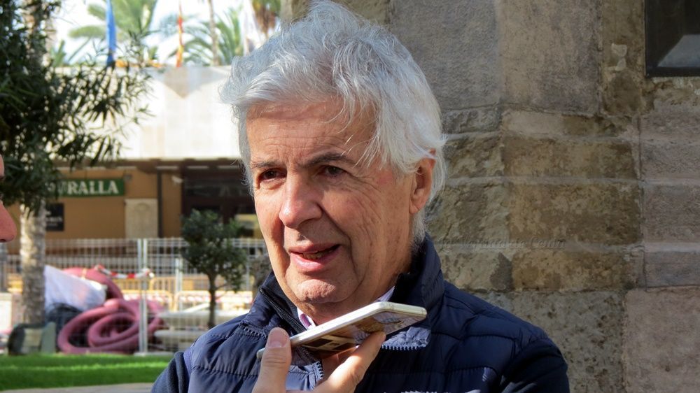 El ex piloto de automovilismo español Emilio de Villota