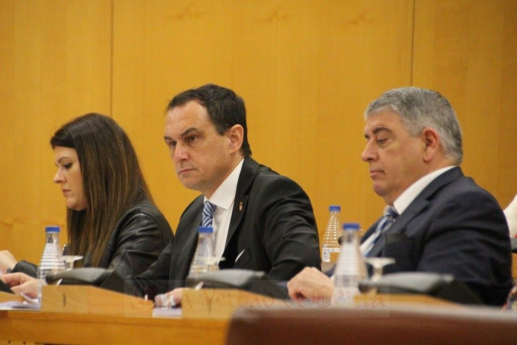 Ceuta estudiará una base de ADN a los perros para identificar a los dueños que no retiran sus heces