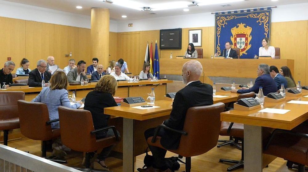Aprobación de las actas en un Pleno lleno de ausencias