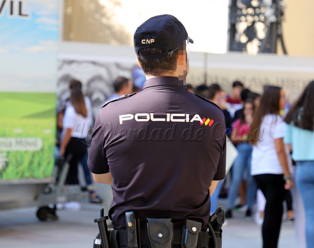 Detenido en La Marina tras una persecución policial por llevar una pistola