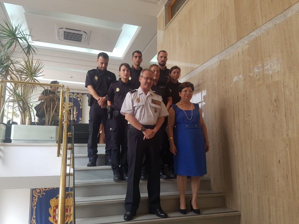 Delegación acoge la presentación de seis nuevos inspectores en práctica de la Policía Nacional