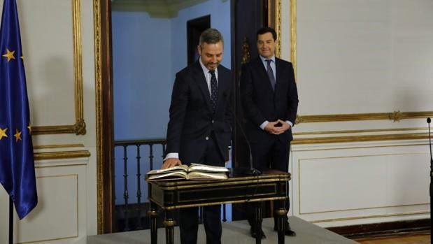 Juan Bravo jura su cargo: "El dinero público es sagrado".