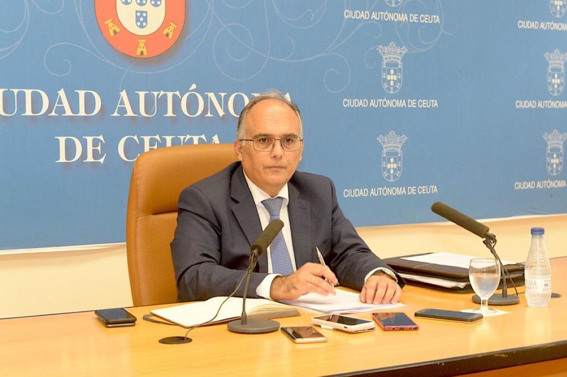 El consejero de Economía, Hacienda y Administración Pública, Alberto Gaitán inaugura la Conferencia .