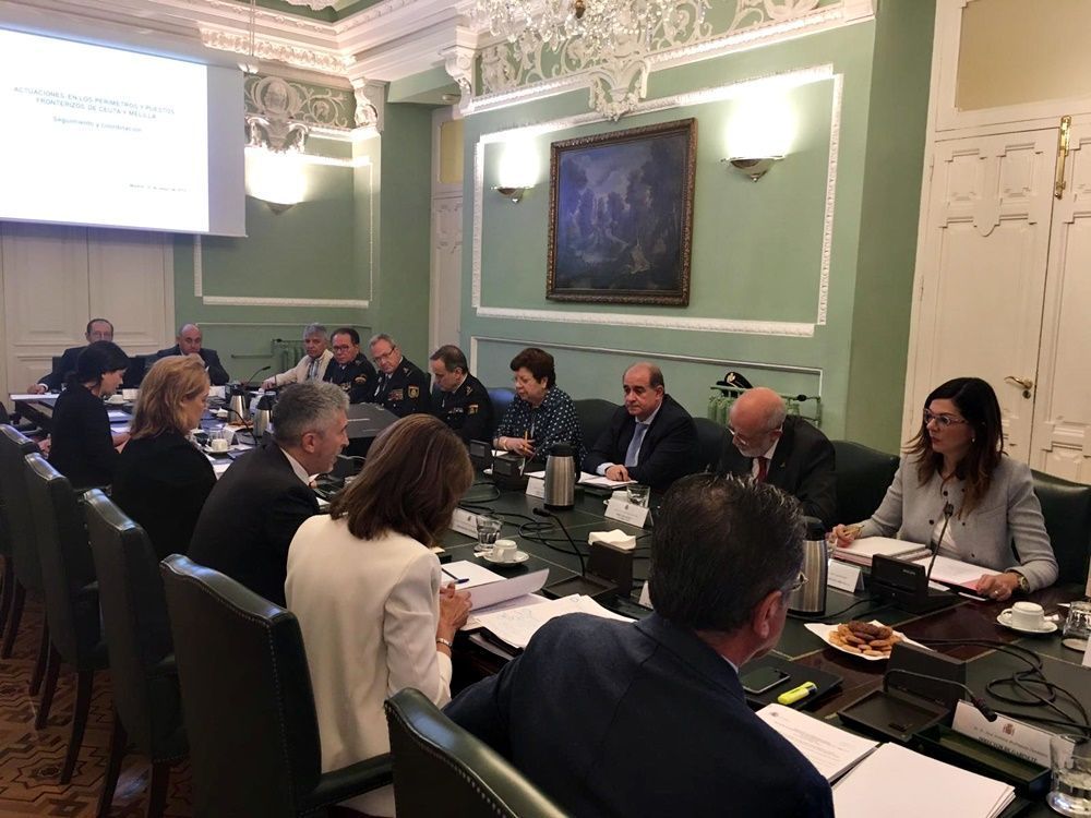 El ministro analiza con las delegadas de Ceuta y Melilla los trabajos de modernización de las fronteras.