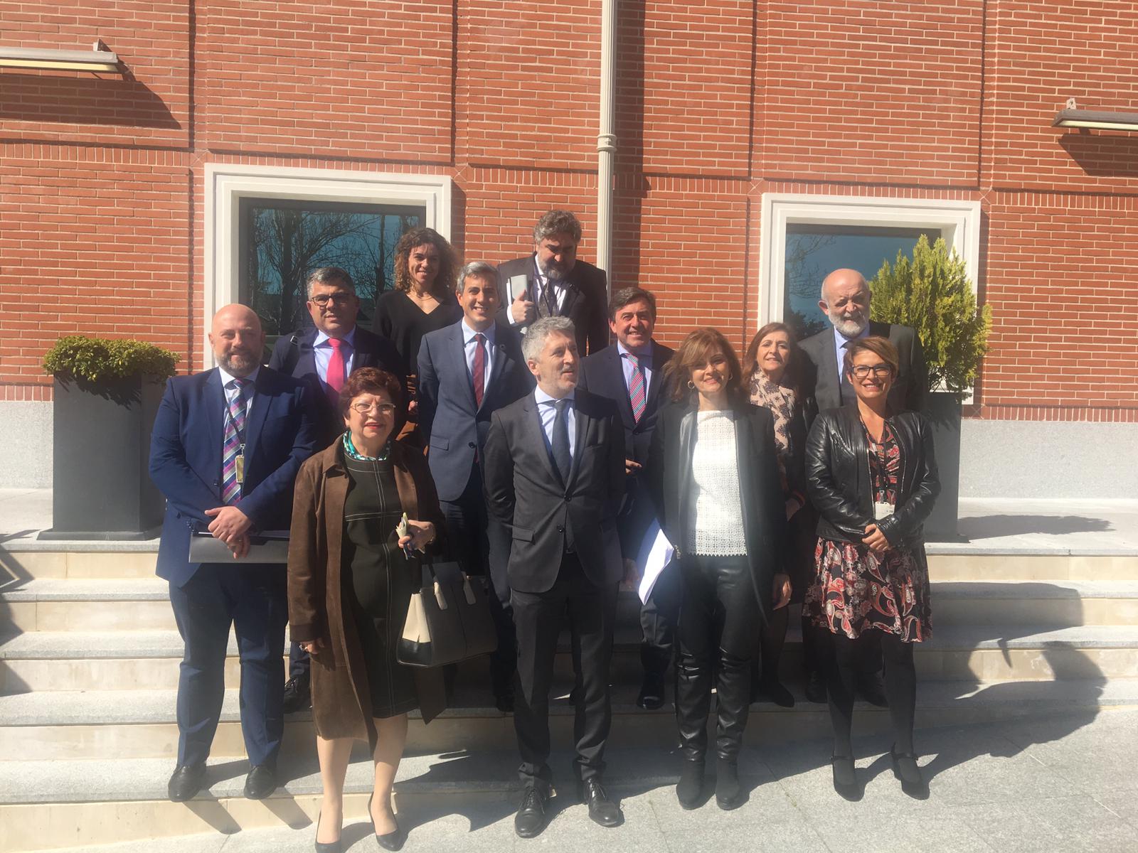 La delegada del Gobierno se reúne en Madrid con responsables de Interior