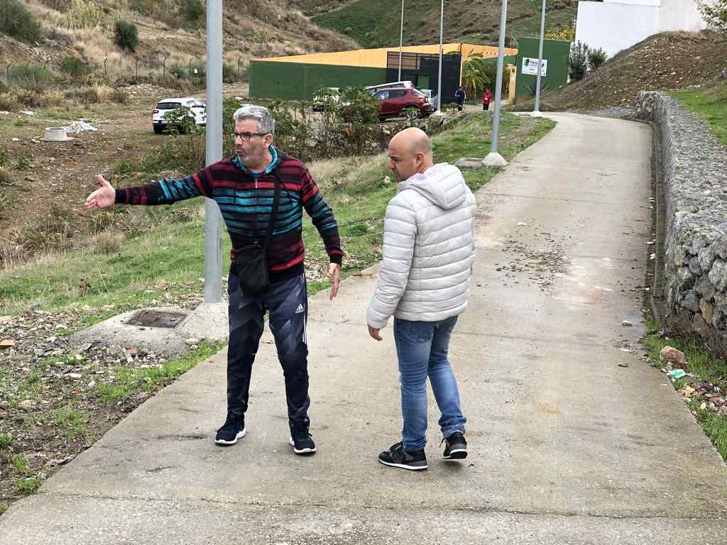 El PSOE denuncia el mal estado de la barriada de Juan Carlos I