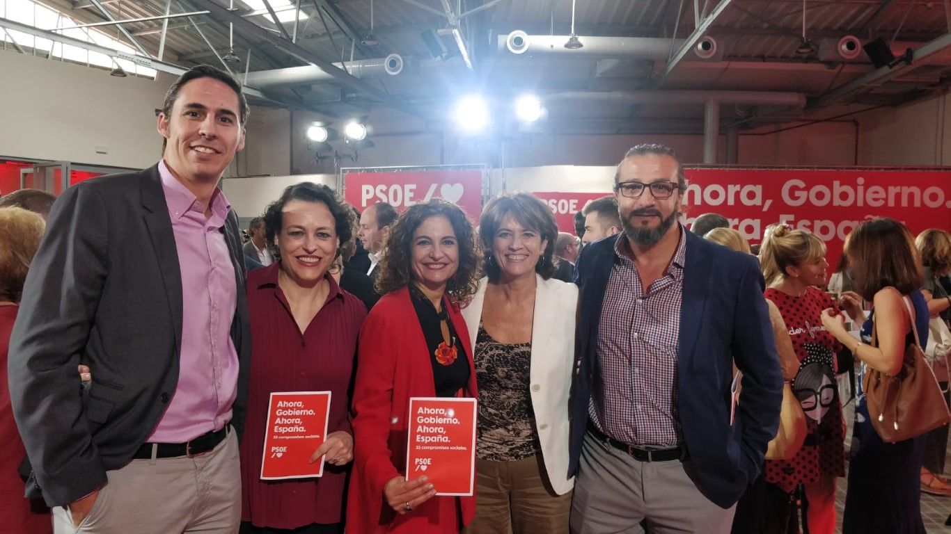 Los parlamentarios del PSOE asisten a la presentación del programa del partido en Madrid
