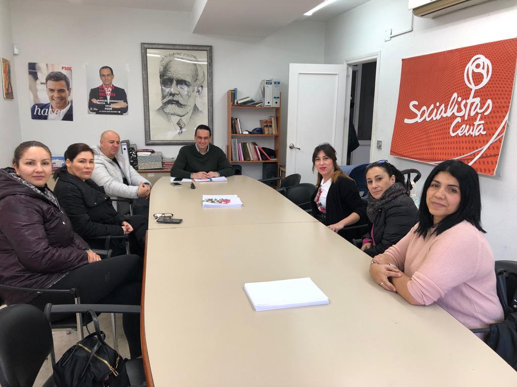El PSOE denuncia la política de desigualdad y represalia del PP con un grupo de educadoras