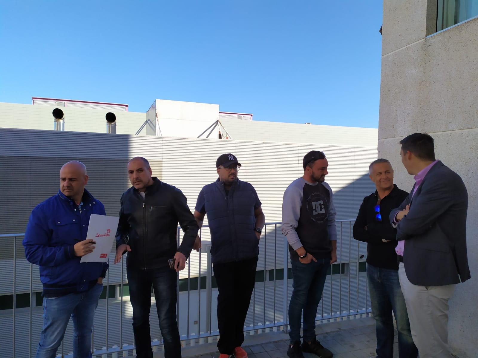 El PSOE constata las graves deficiencias en una nueva visita a la barriada Doctora Soroya