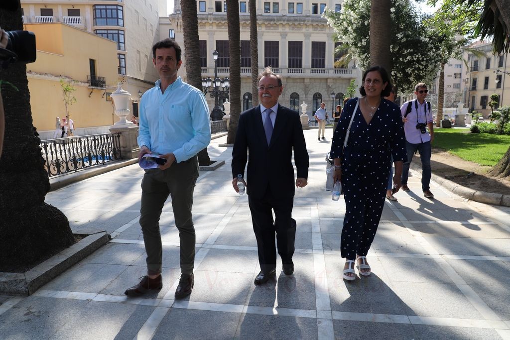 Vivas se interesa por el estado de las obras de la Plaza de África, Jáudenes y Gran Vía