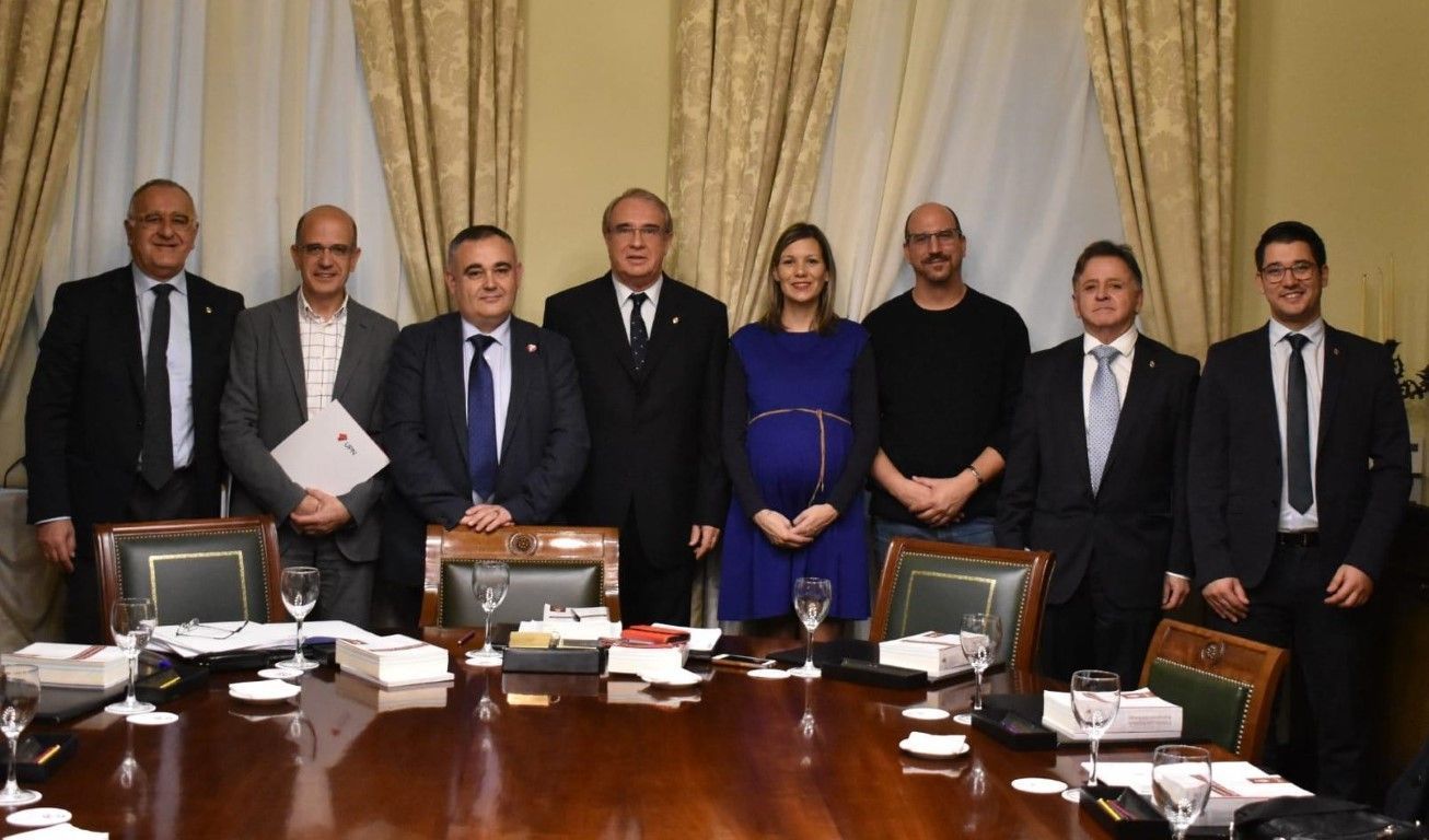Constituido el Grupo Mixto del Senado, en el que está integrado Vox, con Juan Ros como portavoz adjunto