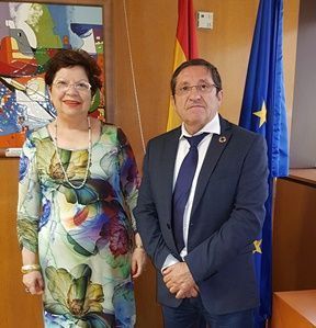 La delegada del Gobierno se reúne con el director general del IMSERSO