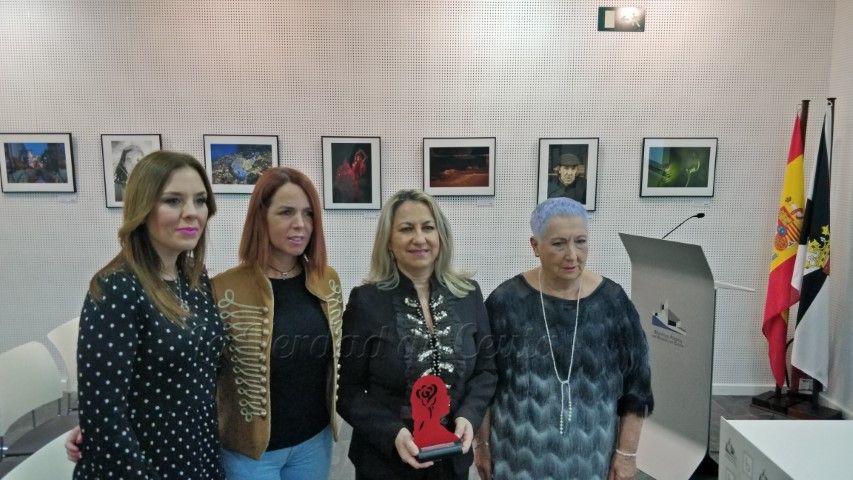 Yolanda Besteiro recibe el Premio María Miaja apelando a la educación para acabar con la sociedad del patriarcado