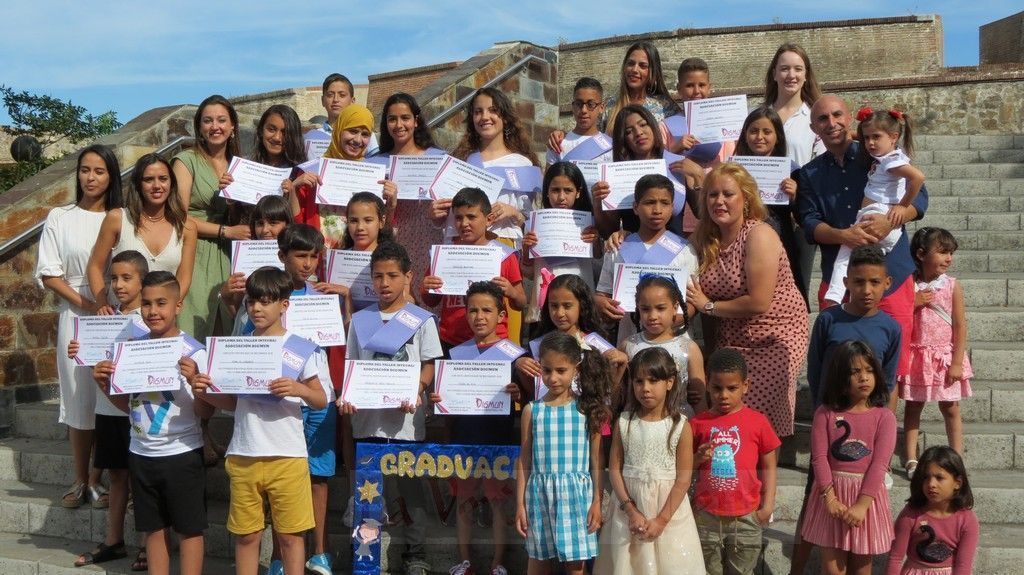 Digmun celebra su fin de curso con una graduación