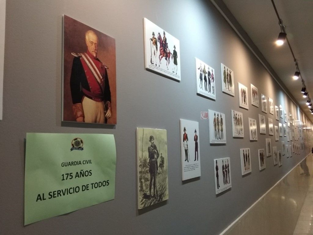 La evolución de la Guardia Civil desde sus inicios hasta hoy expuesta en el Auditorio del Revellín