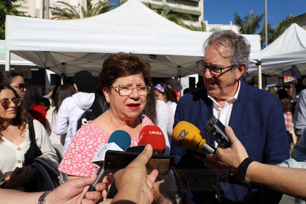 La delegada del Gobierno desconoce cómo se lleva a cabo las contrataciones de Colaboración Social.