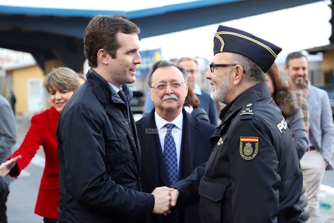 Pablo Casado transmite su apoyo a los agentes destinados en la frontera del Tarajal