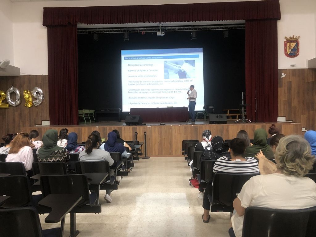 El INGESA imparte una charla sobre la evolución de los cuidados
