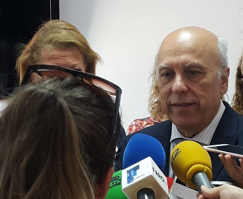 El consejero de Sanidad asistirá mañana a la mesa informativa sobre los antibióticos