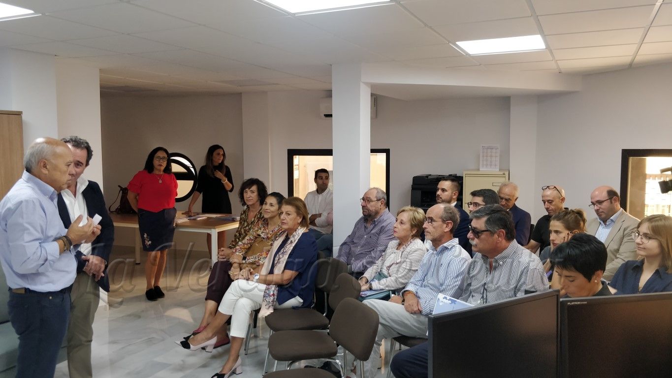 Sanidad informa al Colegio de Farmacéuticos de los resultados del Programa de detección precoz del cáncer de colon