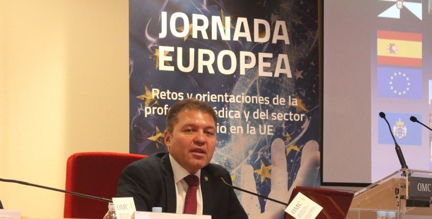 Enrique Roviralta expone el fenómeno migratorio de Ceuta en una jornada europea