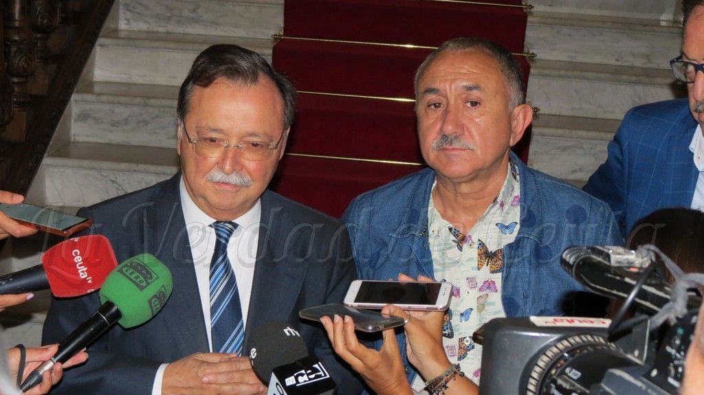 Vivas pide a la UGT su “implicación activa” para potenciar la productividad y el empleo en Ceuta