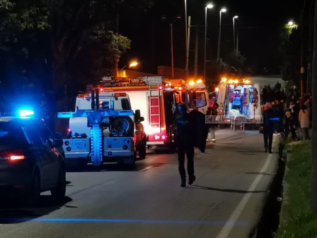 Un evacuado a Cádiz y dos ingresados tras el accidente de coche ocurrido anoche en la carretera del Serrallo