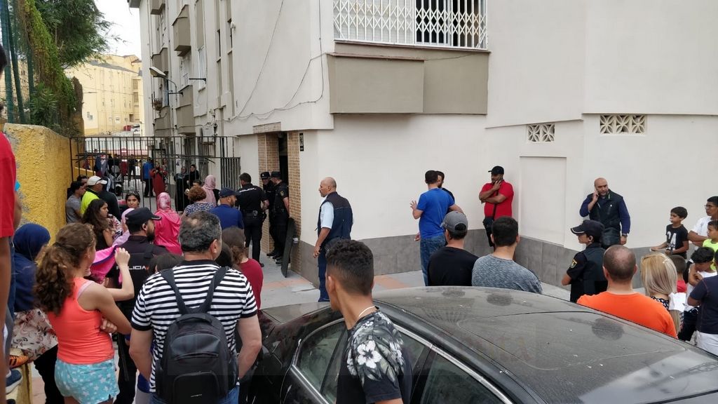 Un agente de la Guardia Civil hiere a su mujer de varios disparos y luego se quita la vida.
