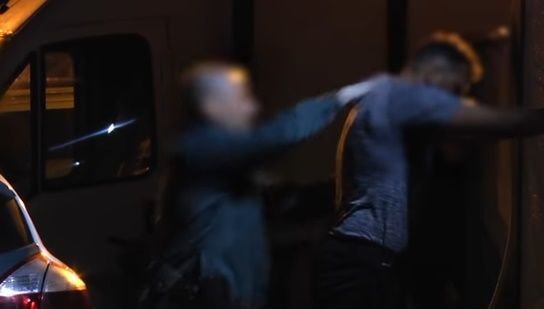 La Guardia Civil detiene a dos individuos que intentaban huir con una narcolancha cargada de inmigrantes