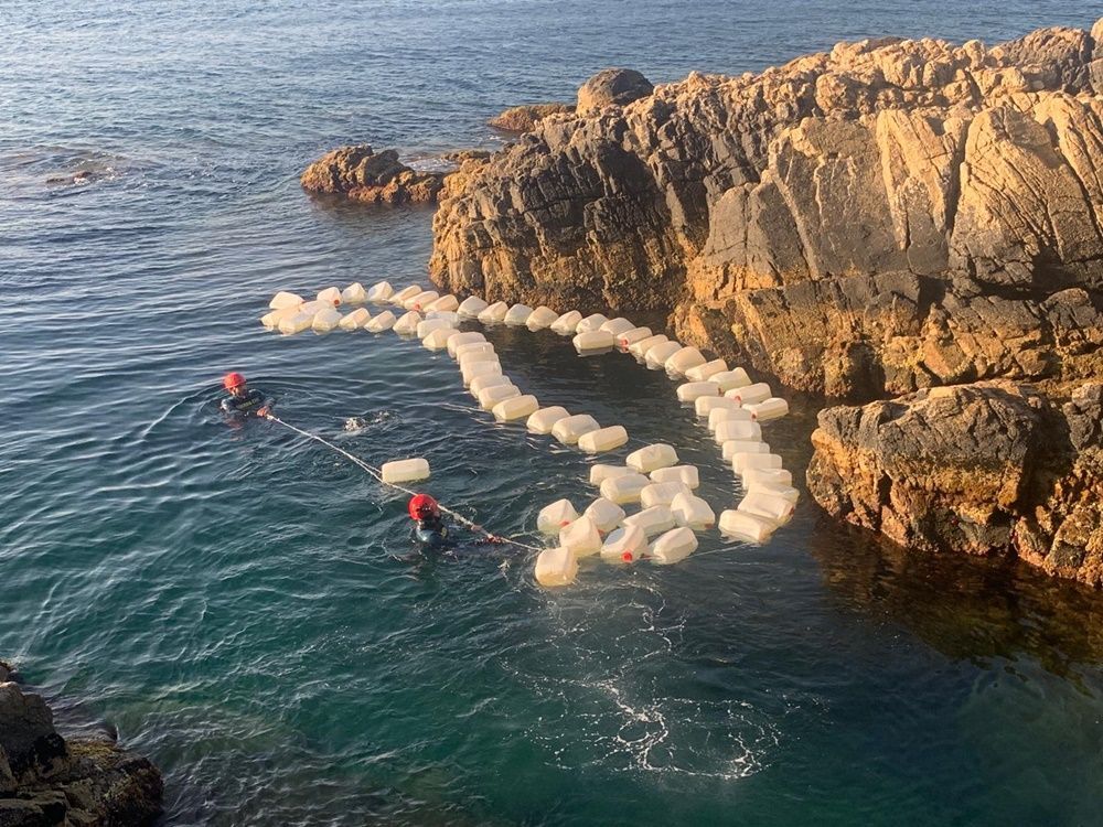 Cinco detenidos y intervenidas 76 petacas de gasolina en la playa del Sarchal