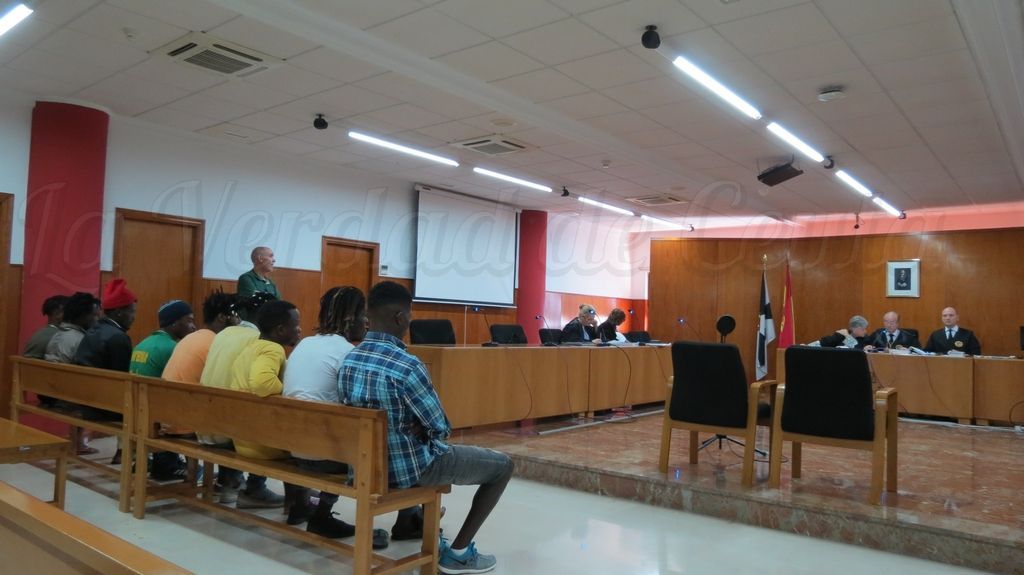 Los nueve cabecillas del salto del 26J condenados a año y medio de prisión