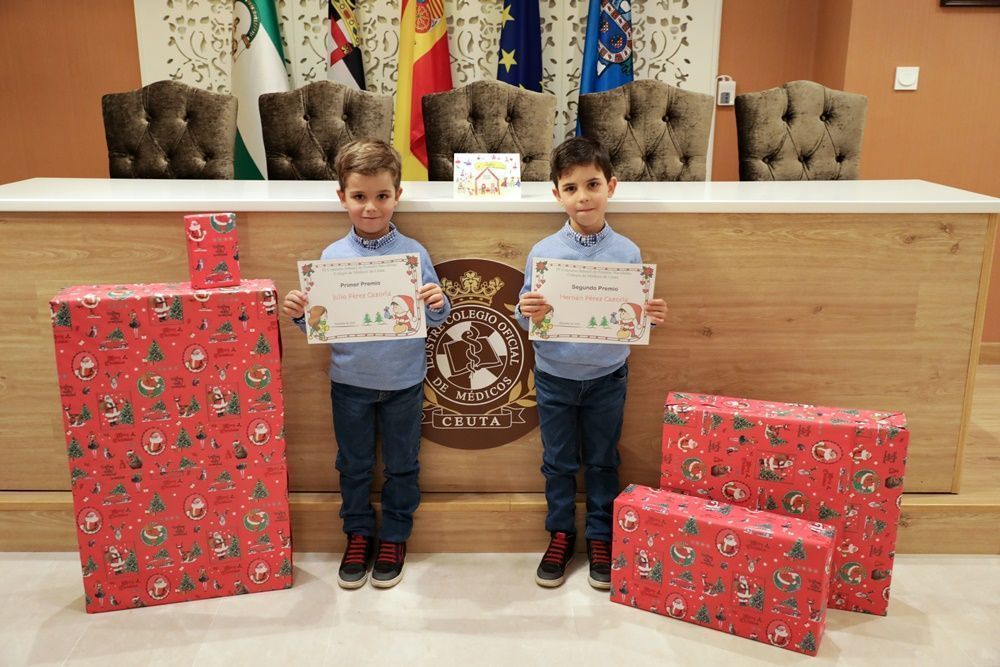 Julio Pérez, ganador del concurso de dibujo navideño del Colegio de Médicos