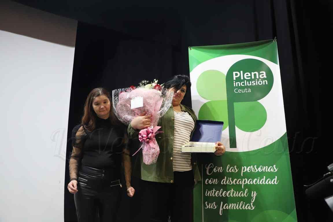 Latifa El Guessaoui recibe el “V Premio a la Mujer Trabajadora Plena Inclusión Ceuta”  