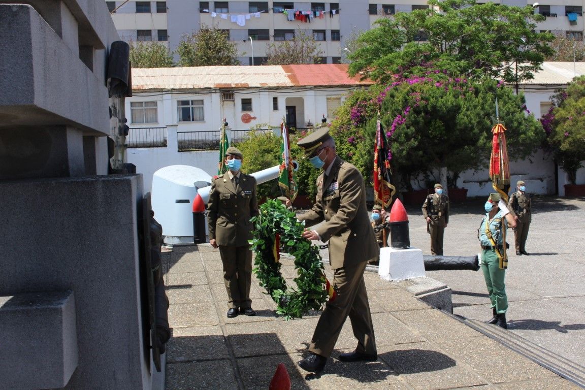 La Comandancia General de Ceuta rinde homenaje a los fallecidos por el COVID-19