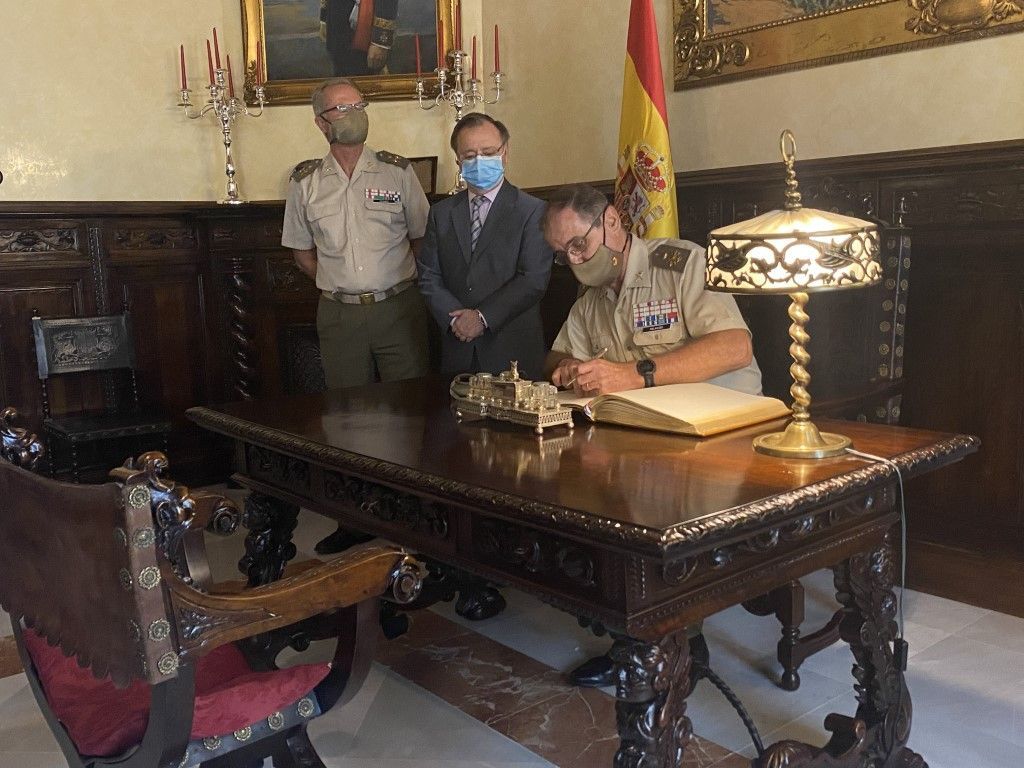 VISITA TENIENTE GENERAL 3